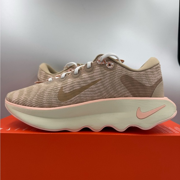 Nike Motiva Linen Washed Coral BRAND NEW Size 10 Women - Picture 2 of 8